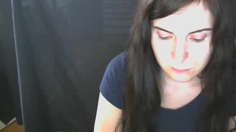 Snapshot of avialenne chatting on June 1, 2:08 pm avialenne online show from June 1, 2:08 pm