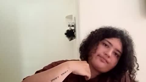 Snapshot of avocadobananasmoothie chatting on March 21, 2:27 am ask me online show from March 21, 2:27 am