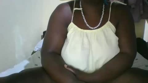 Snapshot of avril254 chatting on October 25, 12:07 am avril254 online show from October 25, 12:07 am