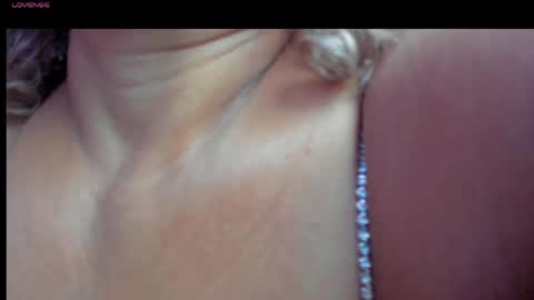 avril_jonson online show from May 31, 9:38 pm