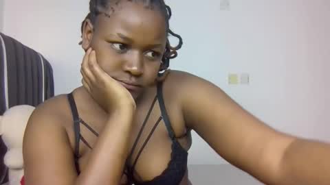 Avril online show from February 1, 7:51 am