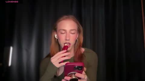 Snapshot of avril_pearly_ chatting on May 22, 10:43 am avril_pearly_ online show from May 22, 10:43 am