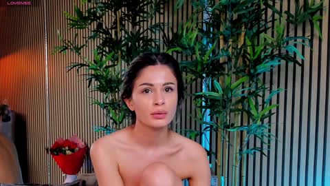 AVRILL CYRUX online show from January 20, 10:40 am