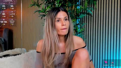 AVRILL CYRUX online show from January 28, 2:53 pm