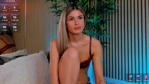 AVRILL CYRUX online show from March 10, 2:48 pm