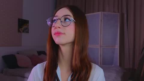 Avril online show from November 17, 10:15 pm