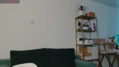 Snapshot of avrora__love chatting on October 19, 3:40 am Avrora online show from October 19, 3:40 am