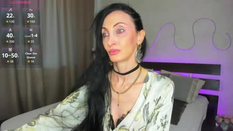 Avrora online show from June 4, 9:15 am