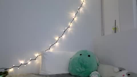 Avaia online show from January 8, 10:34 pm