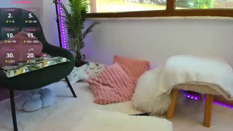 Snapshot of awesome_jolie chatting on July 5, 10:00 am Jolie online show from July 5, 10:00 am