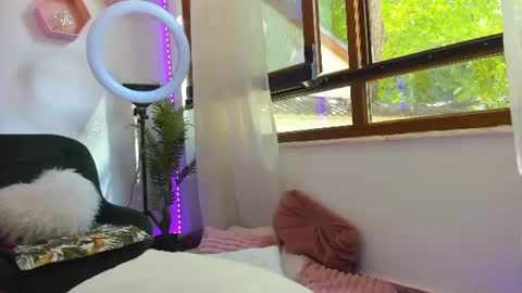 Snapshot of awesome_jolie chatting on July 7, 12:09 pm Jolie online show from July 7, 12:09 pm