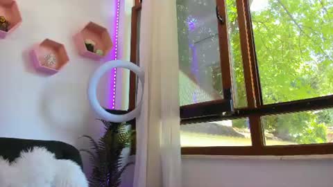 Snapshot of awesome_jolie chatting on July 21, 9:11 am Jolie online show from July 21, 9:11 am