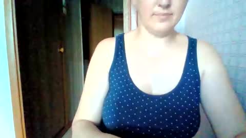 awesomeladyy online show from June 9, 9:21 am