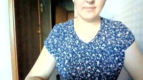 awesomeladyy online show from June 21, 6:49 am