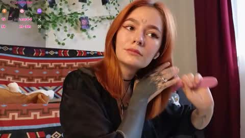 Snapshot of aww_burn chatting on November 1, 5:42 am Tris online show from November 1, 5:42 am