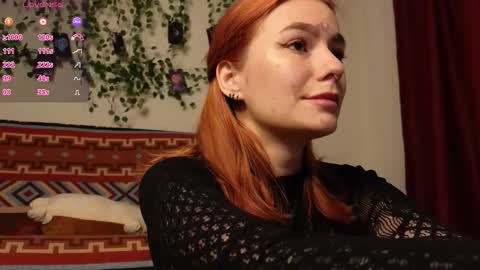 Snapshot of aww_burn chatting on December 2, 2:17 am Tris online show from December 2, 2:17 am