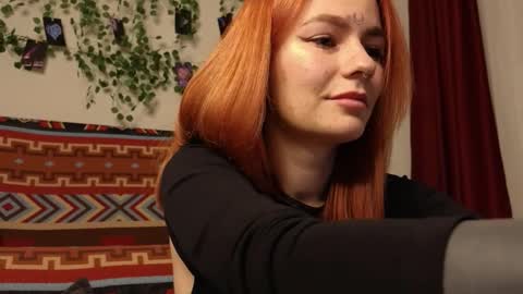 Snapshot of aww_burn chatting on December 3, 1:46 am Tris online show from December 3, 1:46 am