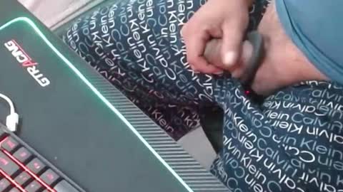 Snapshot of axel264 chatting on February 11, 11:43 pm Alex online show from February 11, 11:43 pm