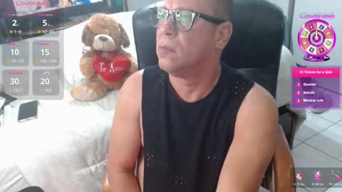 Snapshot of axel264 chatting on February 15, 7:51 am Alex online show from February 15, 7:51 am