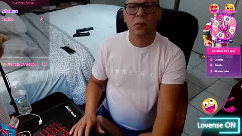 Snapshot of axel264 chatting on March 4, 9:15 am Alex online show from March 4, 9:15 am