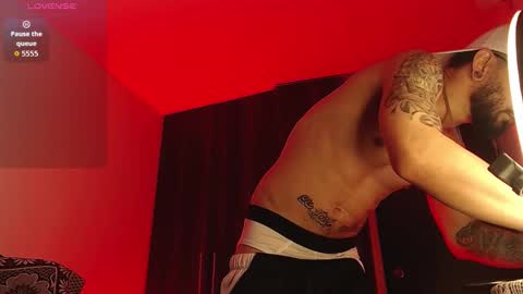 Snapshot of axel_7070 chatting on February 24, 1:42 pm Independiente Model online show from February 24, 1:42 pm