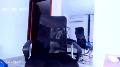 Snapshot of axel_cifer chatting on January 21, 9:36 pm Axel cifer online show from January 21, 9:36 pm