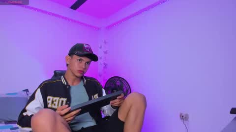 AXEL online show from October 24, 11:39 am