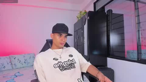 Snapshot of axel_cody_ chatting on January 8, 8:22 pm AXEL online show from January 8, 8:22 pm