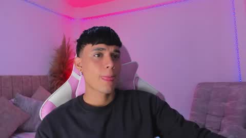 Snapshot of axel_cody_ chatting on June 17, 9:01 am AXEL online show from June 17, 9:01 am