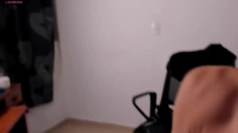 Snapshot of axel_davis_ chatting on November 18, 9:03 am axel davis online show from November 18, 9:03 am