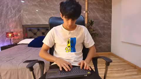 Snapshot of axel_draven chatting on May 28, 11:07 am axel_draven online show from May 28, 11:07 am