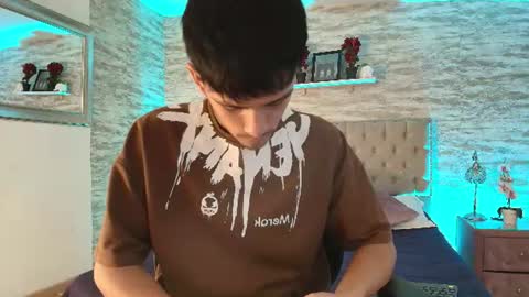 Snapshot of axel_draven chatting on June 15, 12:40 pm axel_draven online show from June 15, 12:40 pm