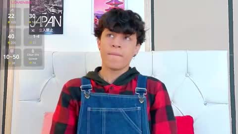 Snapshot of axel_evanss chatting on November 17, 12:33 pm Axel Evanss online show from November 17, 12:33 pm