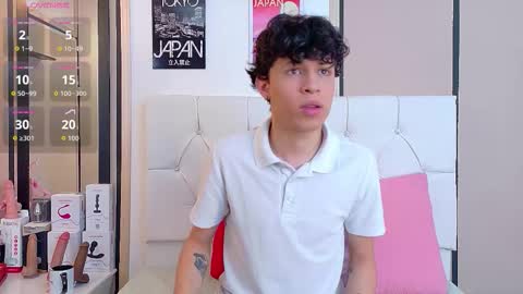 Snapshot of axel_evanss chatting on November 18, 12:31 pm Axel Evanss online show from November 18, 12:31 pm