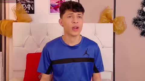 Snapshot of axel_evanss chatting on December 5, 12:25 pm Axel Evanss online show from December 5, 12:25 pm