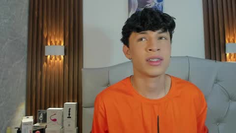 Snapshot of axel_evanss chatting on May 27, 1:30 pm Axel Evanss online show from May 27, 1:30 pm