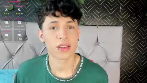 Snapshot of axel_evanss chatting on July 25, 2:47 pm Axel Evanss online show from July 25, 2:47 pm