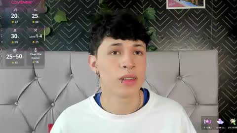 Snapshot of axel_evanss chatting on July 27, 2:02 pm Axel Evanss online show from July 27, 2:02 pm