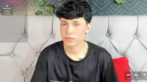 Snapshot of axel_evanss chatting on July 31, 1:54 pm Axel Evanss online show from July 31, 1:54 pm