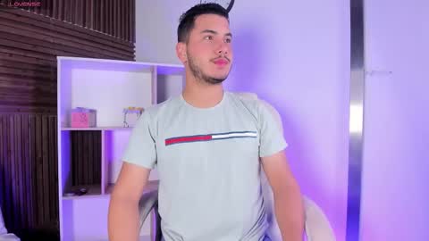 axel_grey_ online show from November 6, 12:17 pm