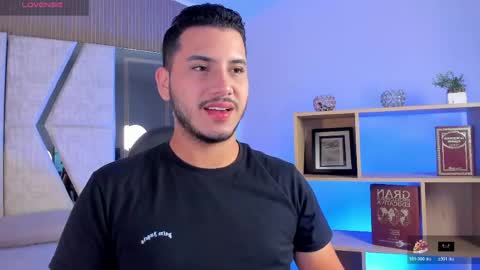 axel_grey_ online show from April 14, 12:44 pm
