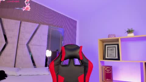 Snapshot of axel_grey_ chatting on July 15, 12:32 pm axel_grey_ online show from July 15, 12:32 pm
