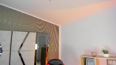 Snapshot of axel_grey_ chatting on July 25, 12:47 pm axel_grey_ online show from July 25, 12:47 pm