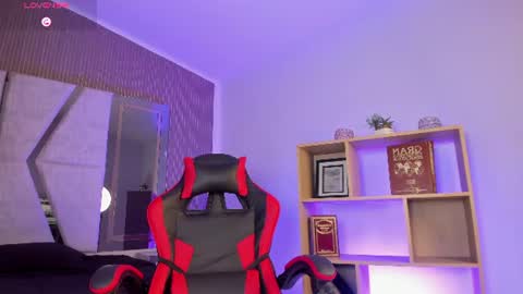Snapshot of axel_grey_ chatting on July 28, 3:21 pm axel_grey_ online show from July 28, 3:21 pm