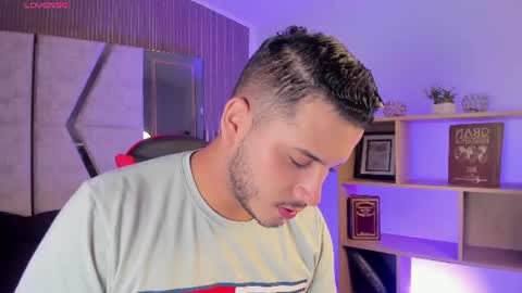 Snapshot of axel_grey_ chatting on July 30, 12:48 pm axel_grey_ online show from July 30, 12:48 pm