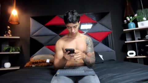 axel_hendrick online show from March 14, 12:21 pm