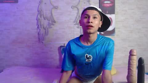 axel_milo_and_kairo online show from February 3, 5:29 pm