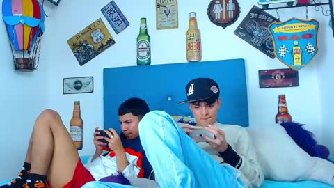 axel_milo_and_kairo online show from March 20, 11:09 pm