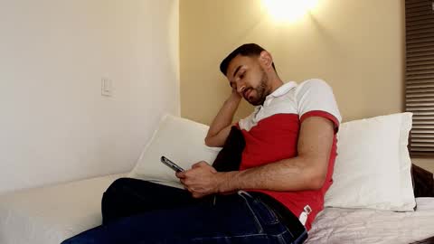 Axel Moon online show from November 26, 8:10 pm