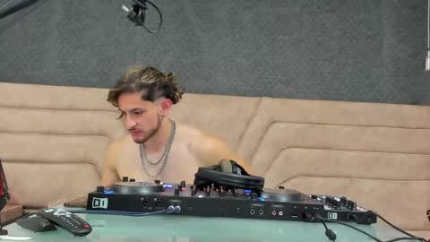 Snapshot of axel_porn_ chatting on May 27, 12:51 am Axel online show from May 27, 12:51 am
